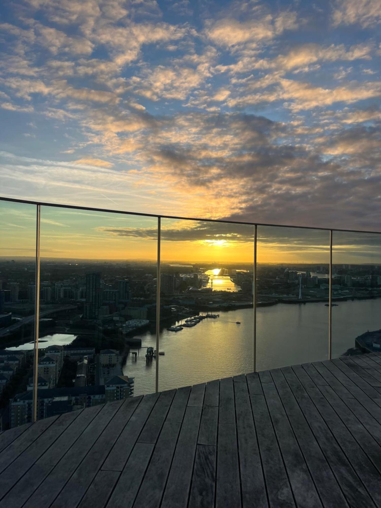 Luxury Modern 2 Bed Flat With Balcony And City View - Canary Wharf City Center Londres Exterior foto